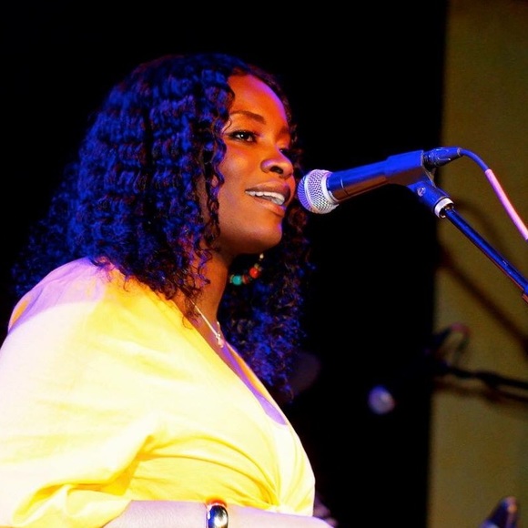 Meet your Posher, Krissy - Picture 3 of 3